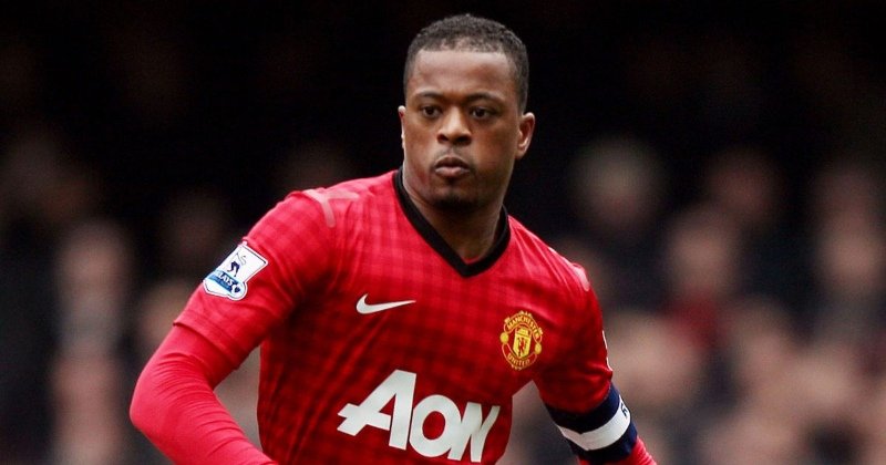 Patrice Evra là một trong 9 cầu thủ có 2 quốc tịch nổi tiếng nhất được nhiều người biết đến